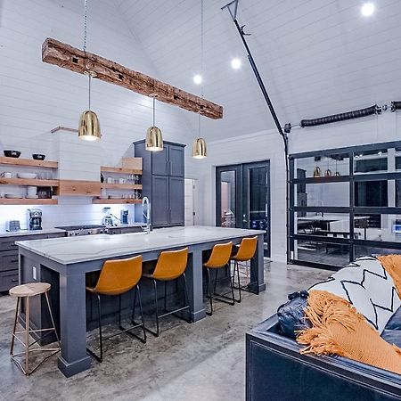 "The Barndo" 4Br Luxury Cabin, Hot Tub, Fire Pit, Bunks, Arcades, Playhouse! Broken Bow Esterno foto