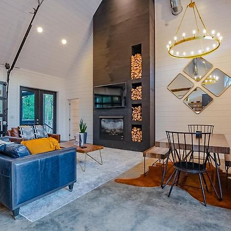 "The Barndo" 4Br Luxury Cabin, Hot Tub, Fire Pit, Bunks, Arcades, Playhouse! Broken Bow Esterno foto