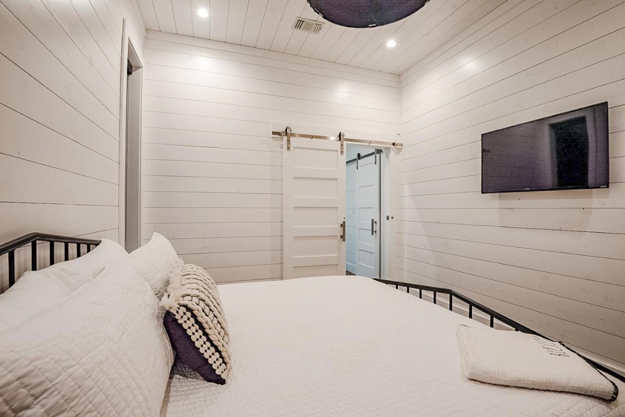 "The Barndo" 4Br Luxury Cabin, Hot Tub, Fire Pit, Bunks, Arcades, Playhouse! Broken Bow Esterno foto
