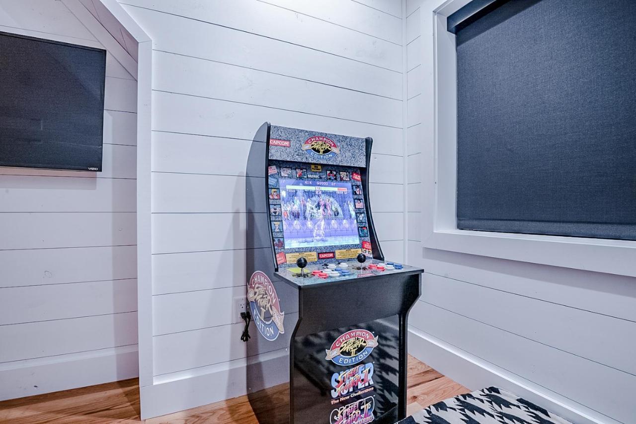 "The Barndo" 4Br Luxury Cabin, Hot Tub, Fire Pit, Bunks, Arcades, Playhouse! Broken Bow Esterno foto