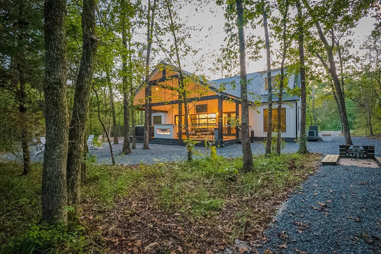 "The Barndo" 4Br Luxury Cabin, Hot Tub, Fire Pit, Bunks, Arcades, Playhouse! Broken Bow Esterno foto